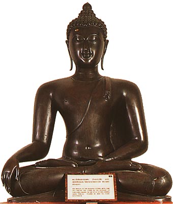 Buddha Subduing Mara, Chiang Saen Style