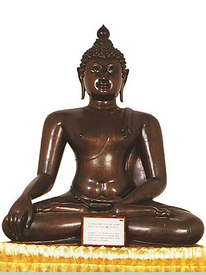 Buddha, subduing Mara - Chiang Saen Style