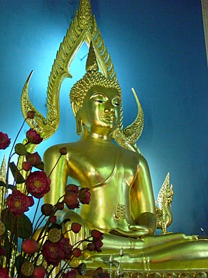 Phra Buddha Chinnarat at Wat Benchamabophit